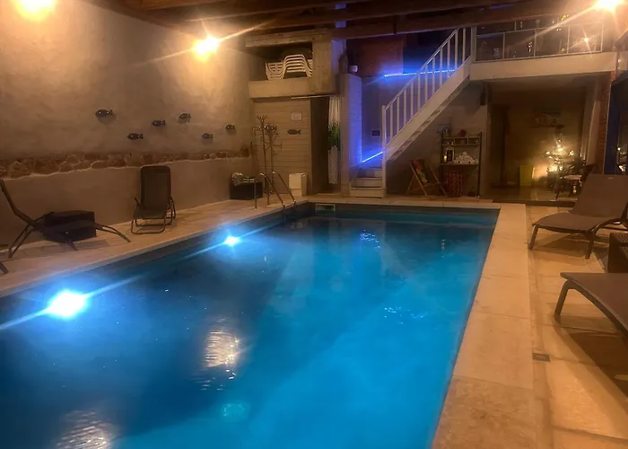 Le Château de Failloux, Chambres d hôtes,Piscine intérieure